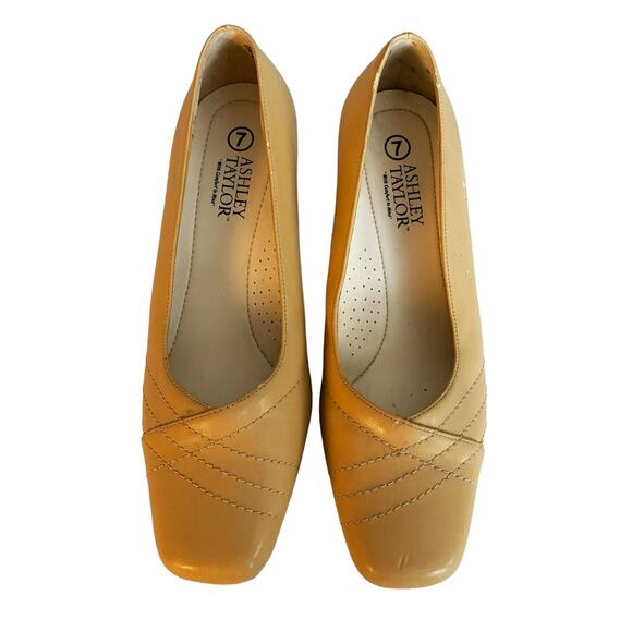 Ashley Taylor VINTAGE Nude Square Toe Pumps Womens Size 7 - Picture 3 of 11